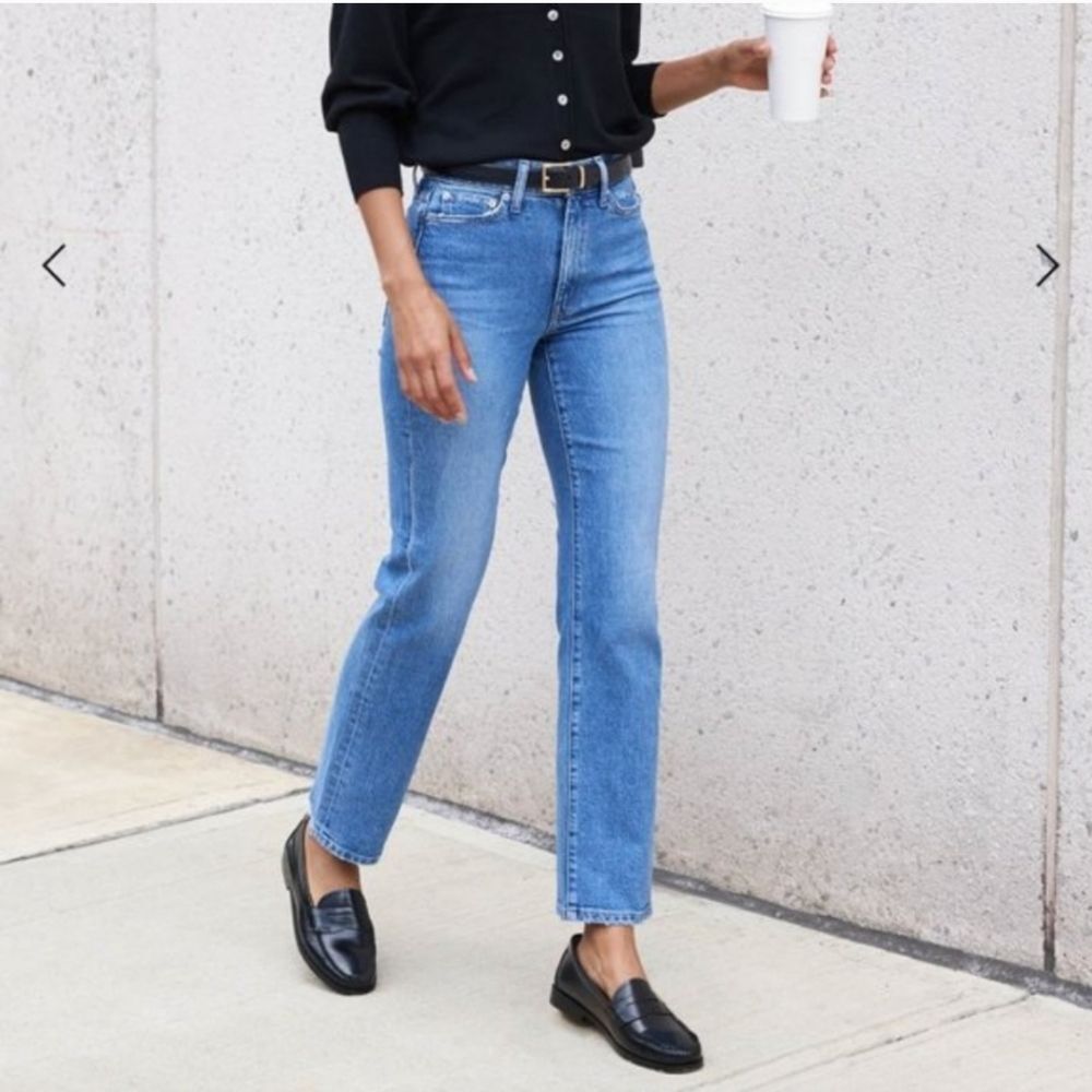 Classic Straight-Leg Women's Jeans in Light Blue